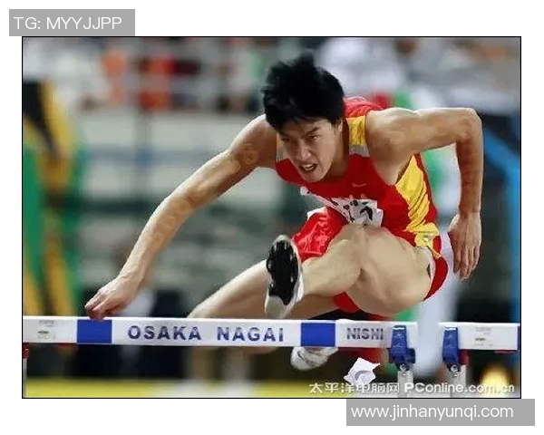 刘翔与博尔特两位田径巨星的巅峰对决与传奇瞬间的精彩回顾 刘翔与博尔特两位田径巨星的巅峰对决与传奇瞬间的精彩回顾