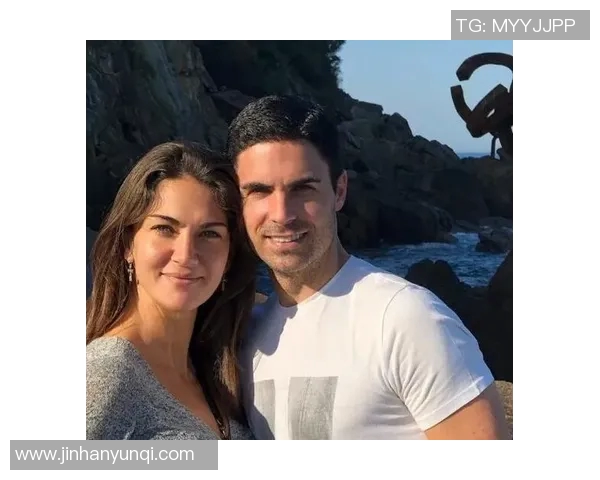 五位足球明星太太的生活揭秘与背后故事分享 五位足球明星太太的生活揭秘与背后故事分享