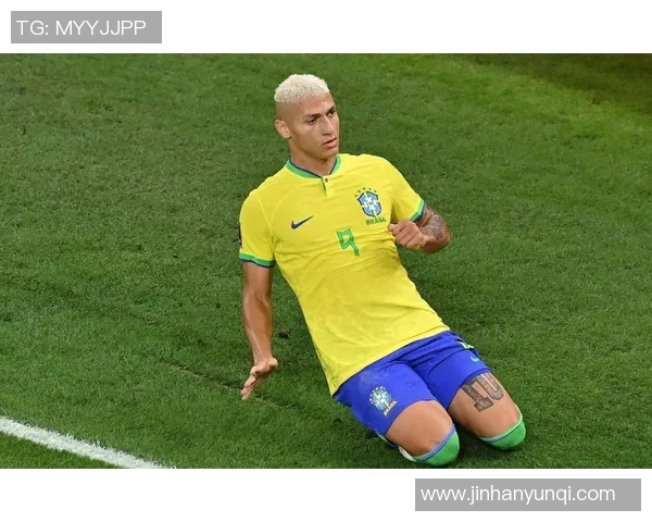 足球明星背后的奋斗与荣耀故事揭示他们成就的秘密与人生哲学