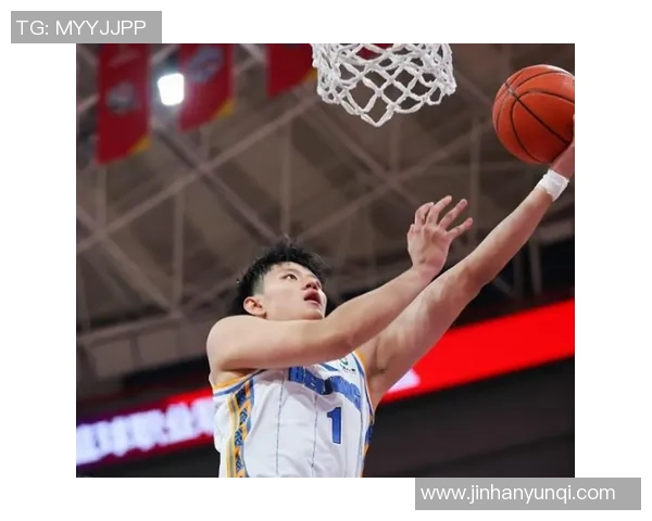 曾凡博的篮球之路：从青涩少年到职业赛场的璀璨星光